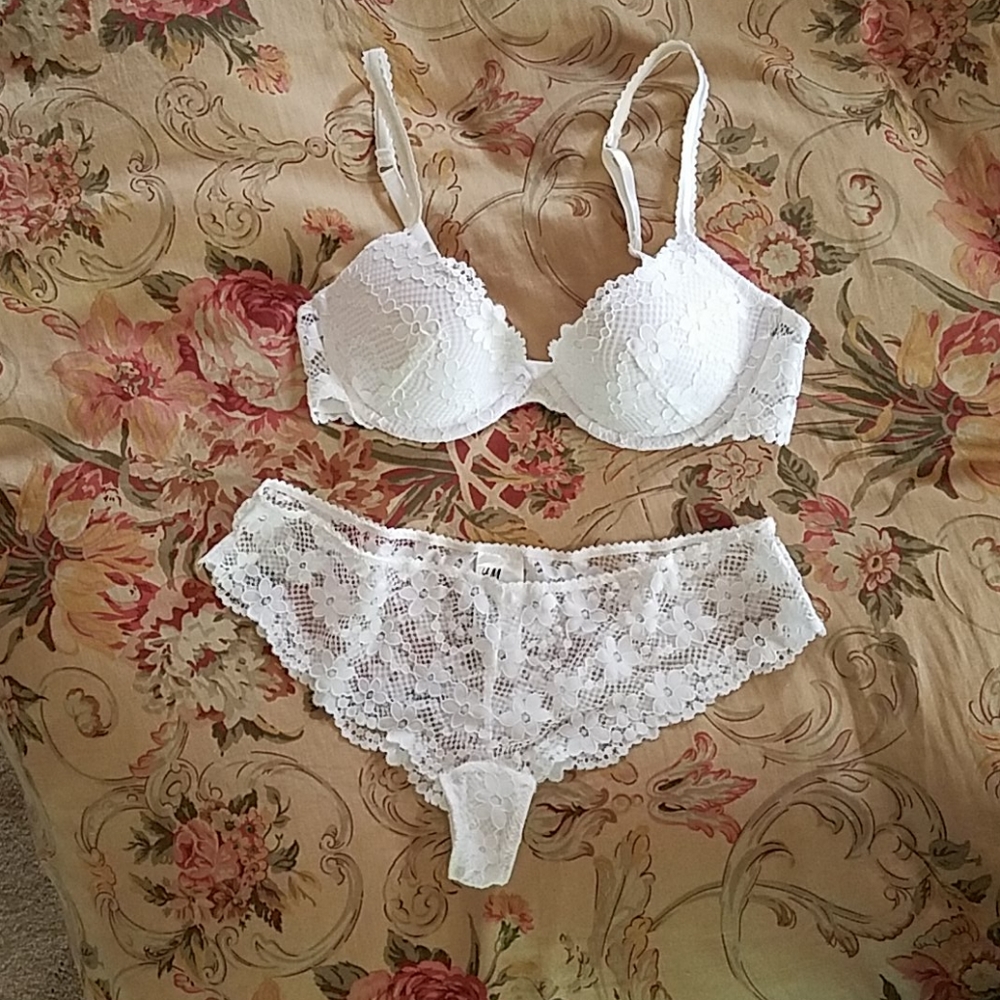NWOT H&M Lace Bra & Pantie Set